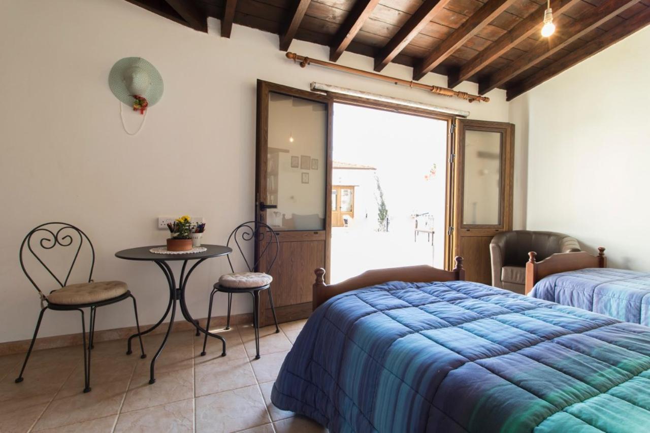 Samareitidos Light Cottage Anaphotia Ngoại thất bức ảnh